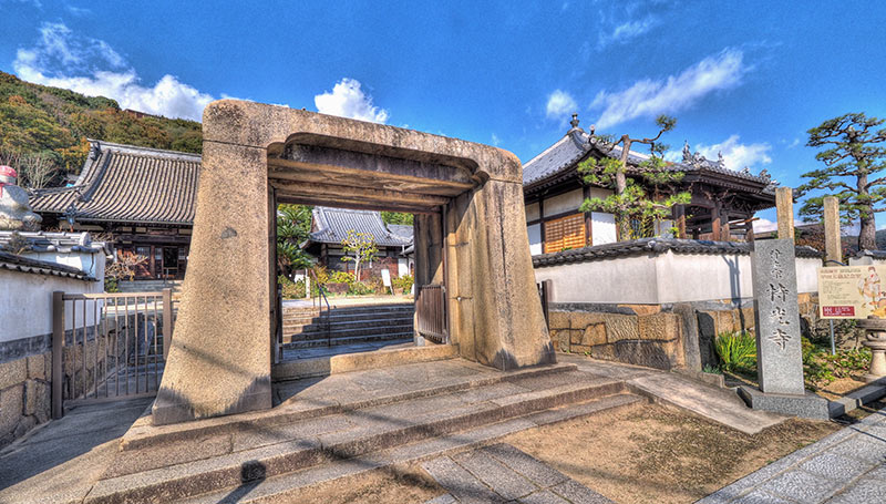 持光寺石造りの山門(延命門) Jikoji Temple 持光寺石造りの山門(延命門) Jikoji Temple