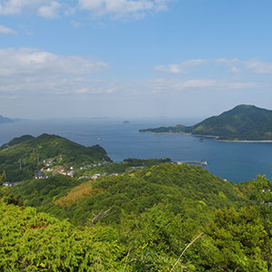 因島公園テレビ塔展望台は、天狗山の頂上にある眺望スポットです