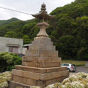 椋浦の常夜灯（むくのうらのじょうやとう）